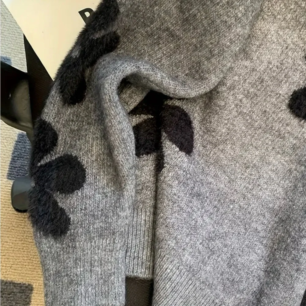 Mod Gray Floral Knit Sweater | Black Flower Detail | Relaxed Fit - Picture 6 of 16